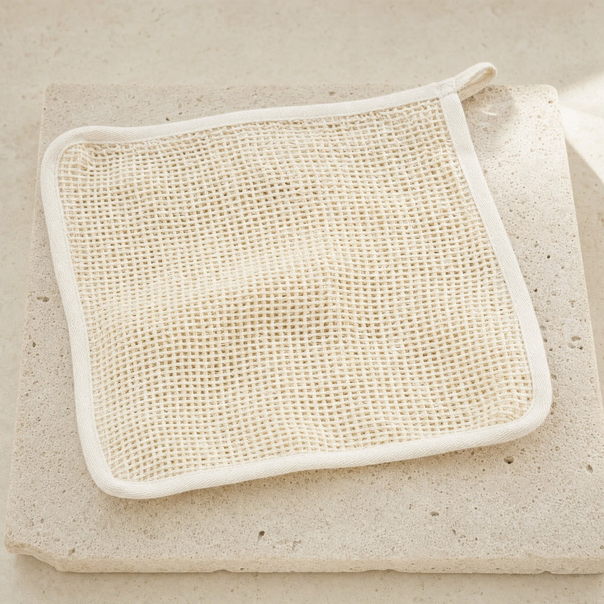 The Wash Cloth — paninho de algodão e sisal, 9 × 9 in